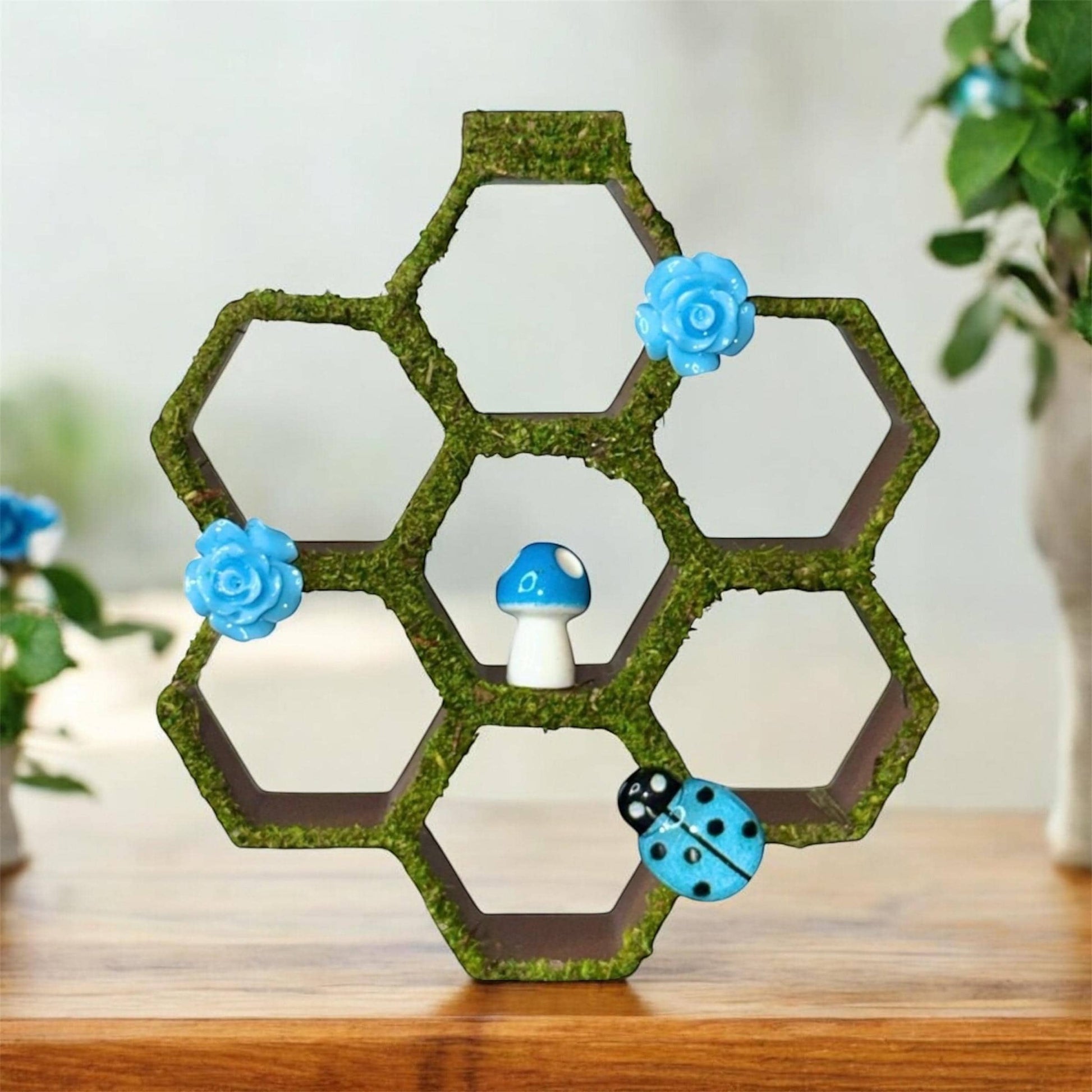 Moss & Flower Honeycomb Decor | Jumping Spider Enclosure Decoration | Spider Terrarium Accessory