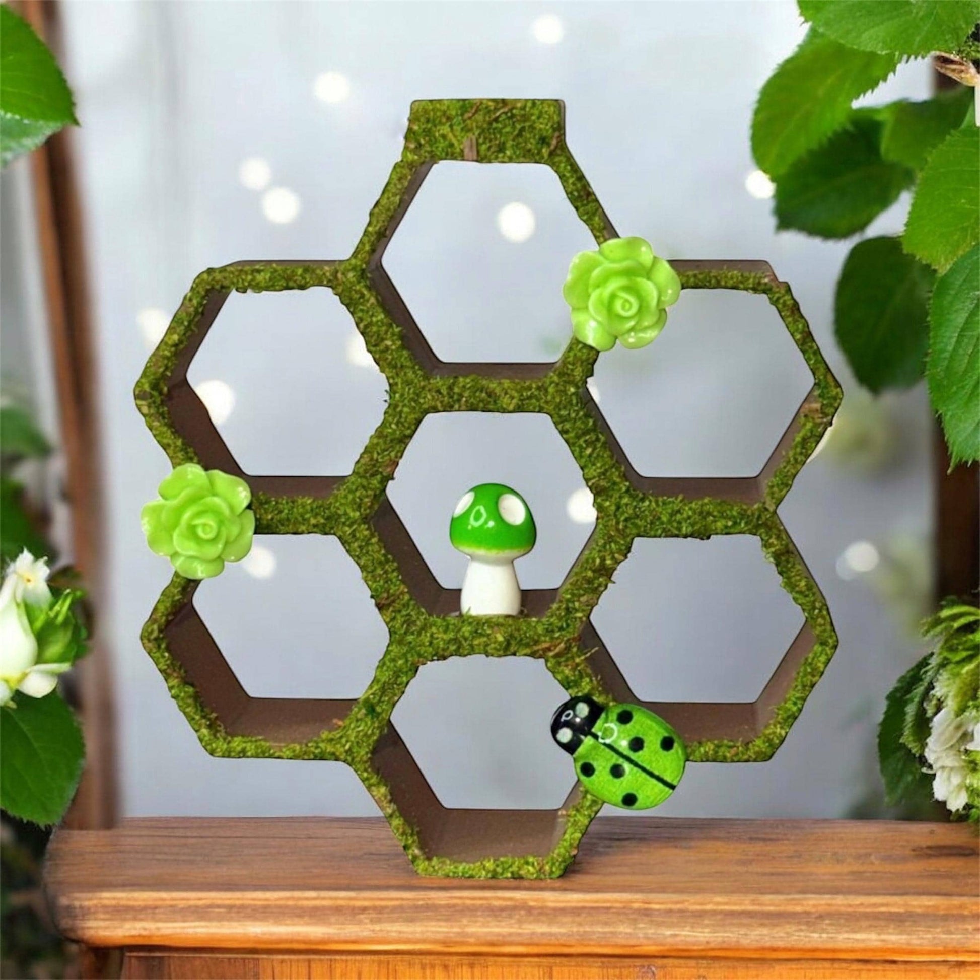 Moss & Flower Honeycomb Decor | Jumping Spider Enclosure Decoration | Spider Terrarium Accessory