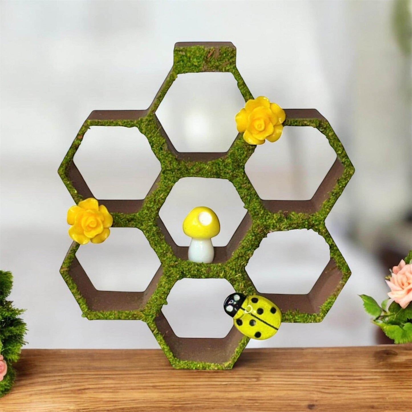 Moss & Flower Honeycomb Decor | Jumping Spider Enclosure Decoration | Spider Terrarium Accessory