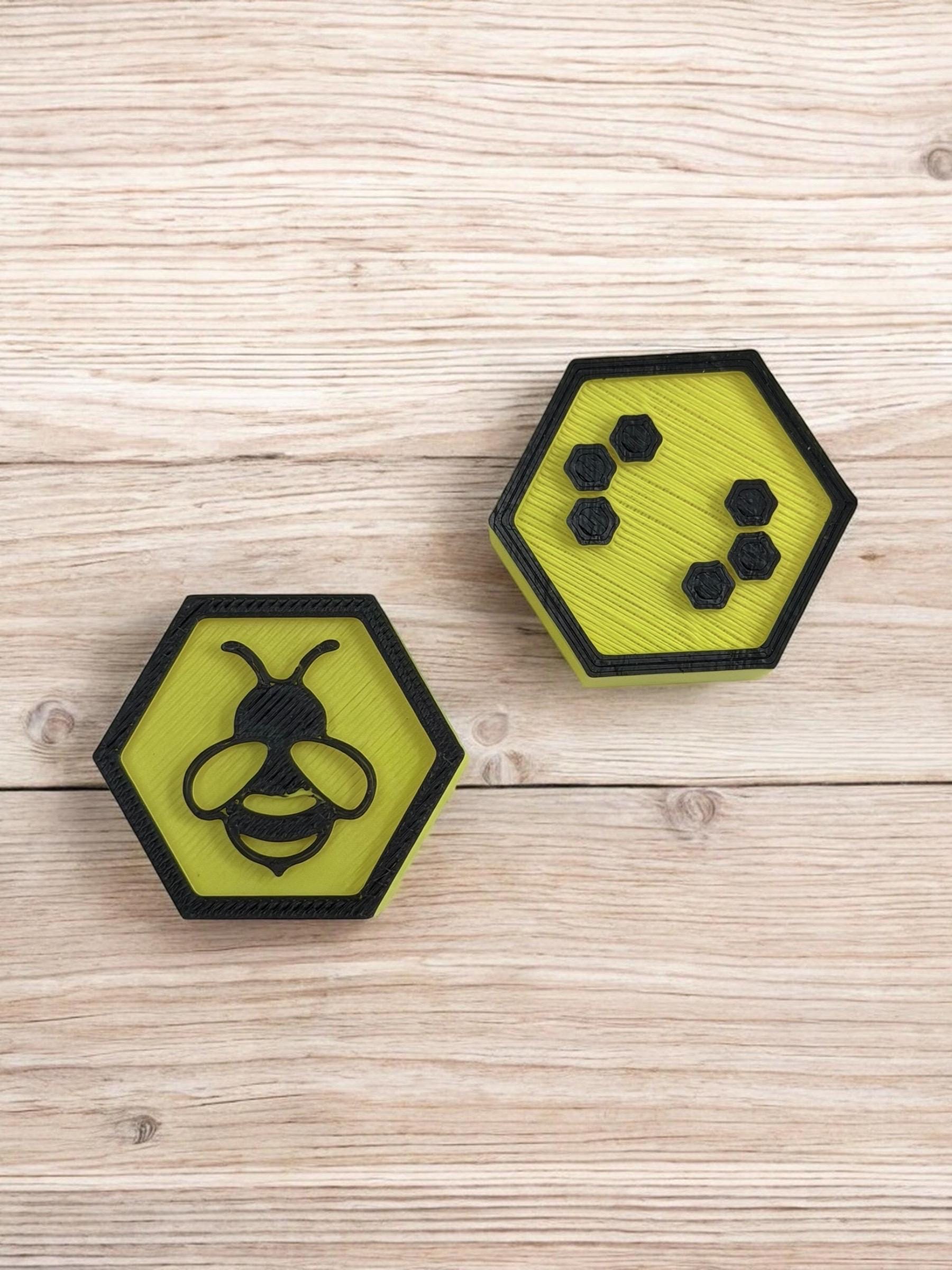Set of 2 Bee Jumping Spider Ledges | Spider Enclosure Decor | Spider Habitat Decor | Enclosure Decor